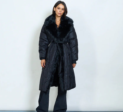 Piumino lungo donna con cintura e colletto in pelliccia – Sunnyday