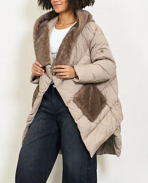 Women's beige down jacket with faux fur collar and contrasting pockets