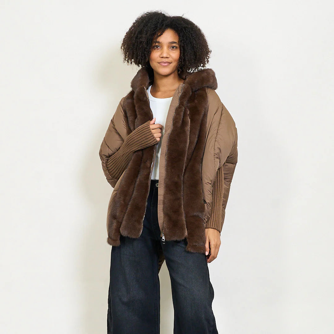 Piumino donna con cappuccio in pelliccia sintetica | Cappotto imbottito medio-lungo