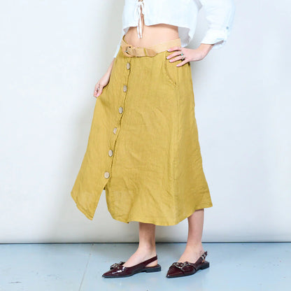 Gonna midi con bottoni frontali e linea svasata