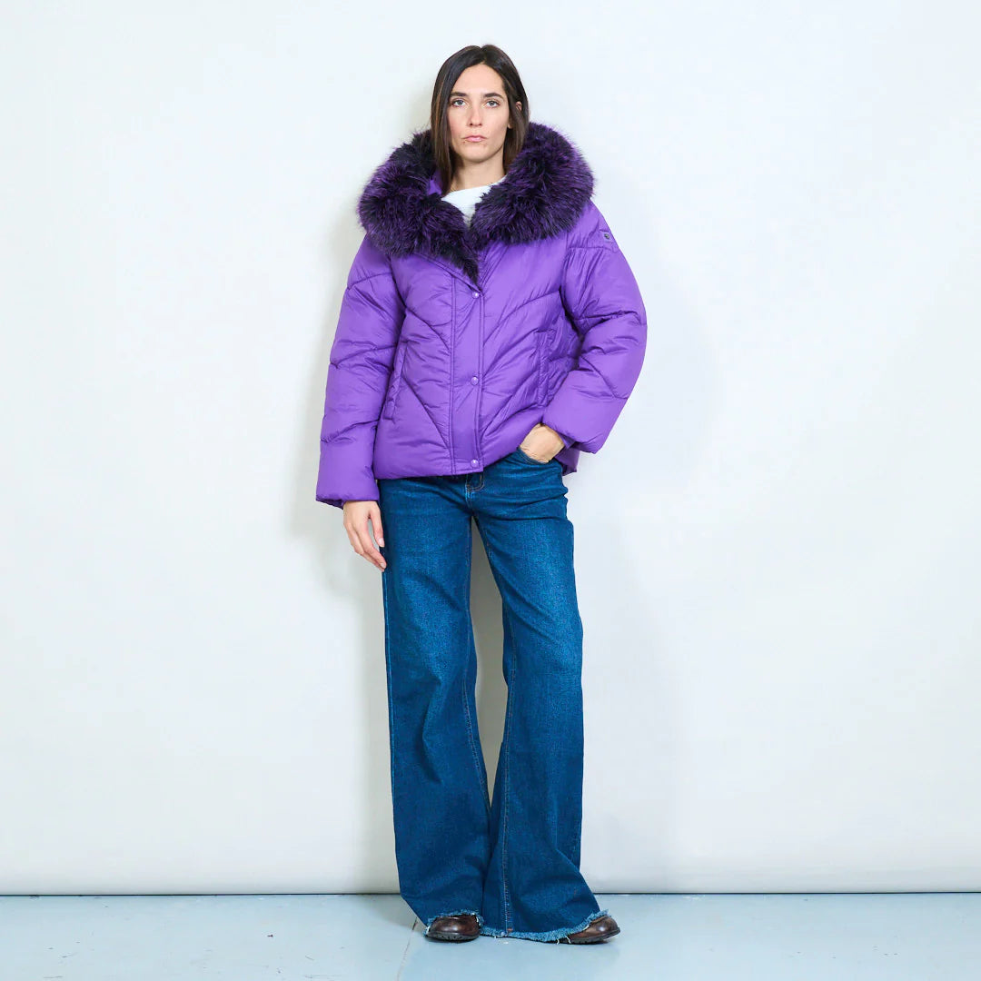 Piumino Corto da Donna con Collo in Eco Pelliccia