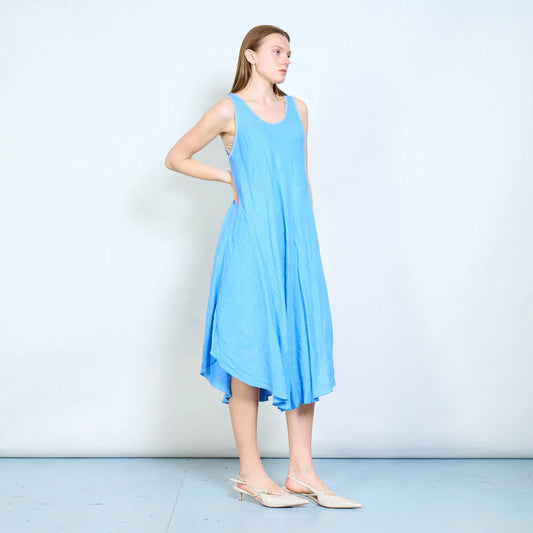 Abito midi donna senza maniche con orlo asimmetrico