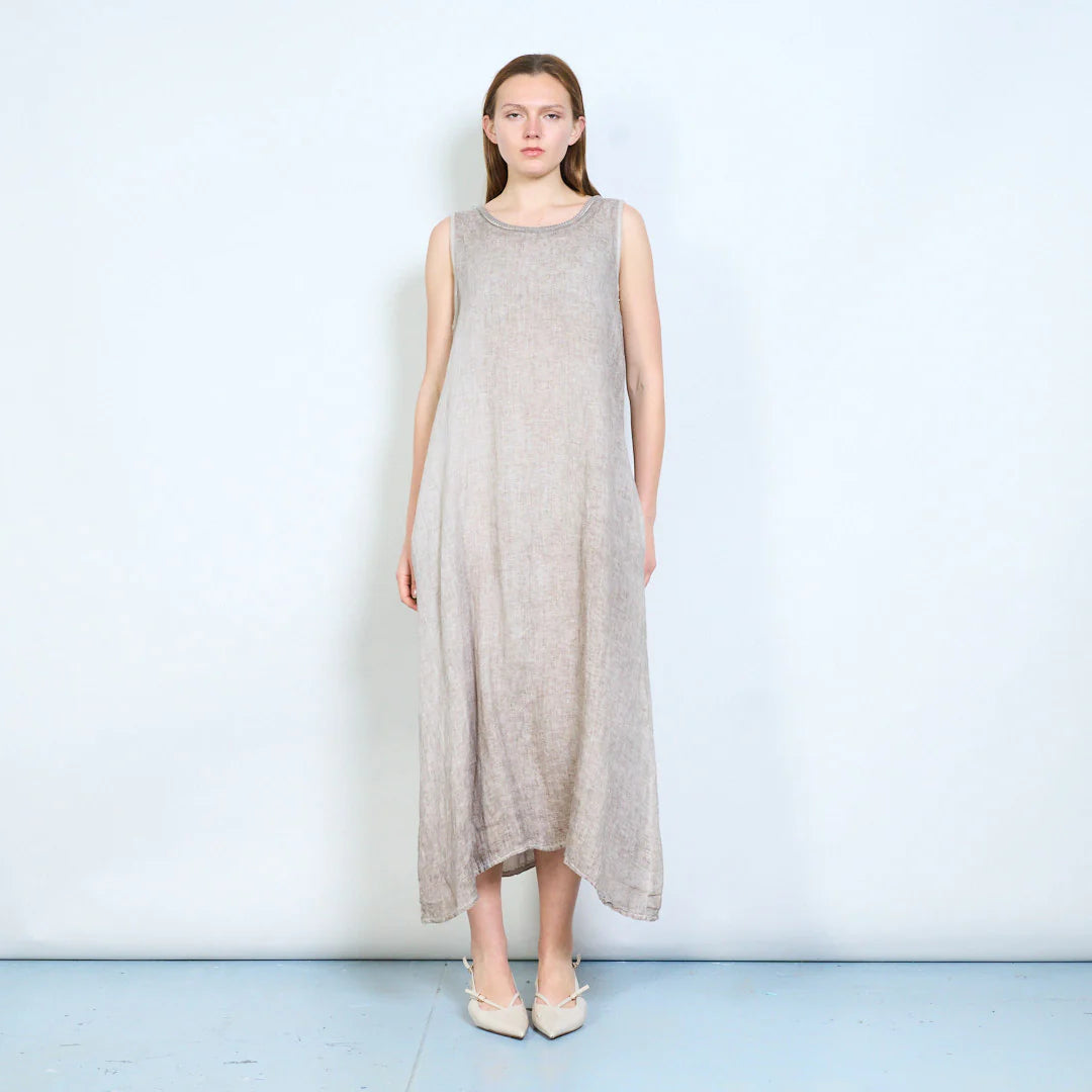 Abito lungo donna senza maniche con linea fluida