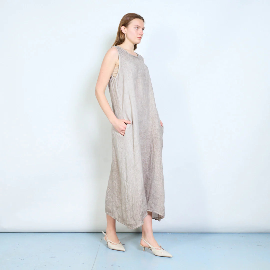 Abito lungo donna senza maniche con linea fluida