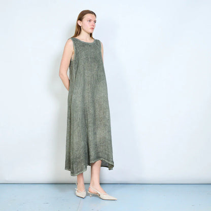 Abito lungo donna senza maniche con linea fluida