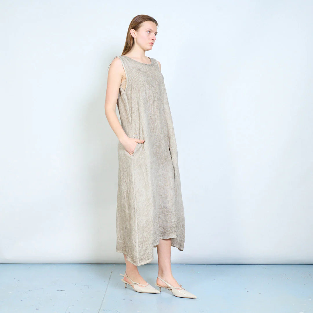 Abito lungo donna senza maniche con linea fluida