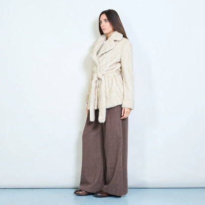 Cappotto corto donna in pelliccia sintetica con cintura – Sunnyday