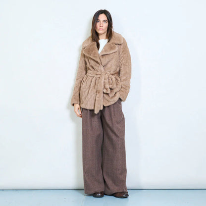 Cappotto corto donna in pelliccia sintetica con cintura – Sunnyday