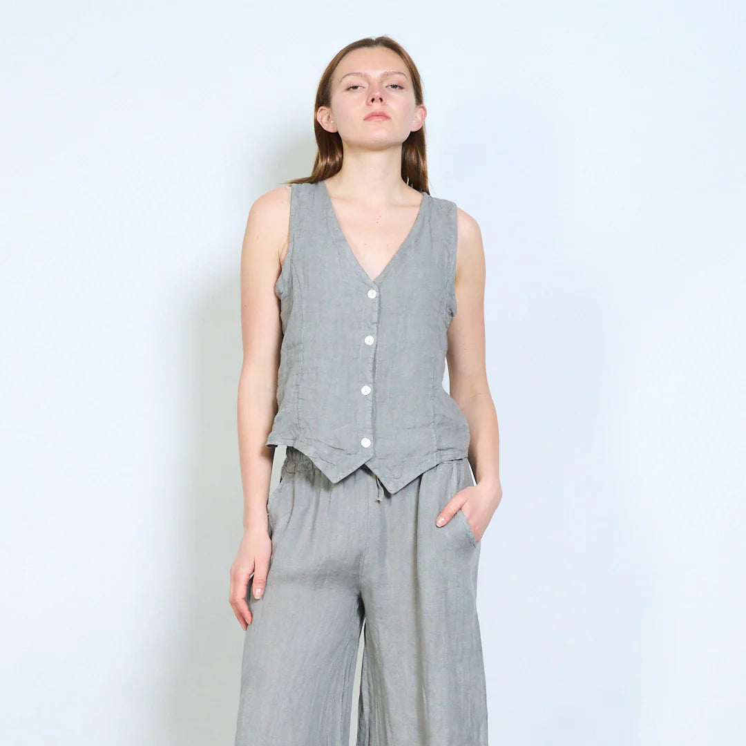 Gilet smanicato con scollo a V e bottoni frontali