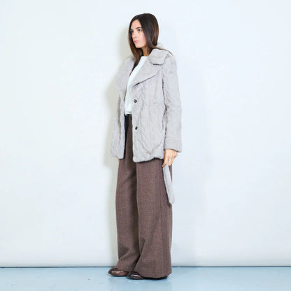 Cappotto corto donna in pelliccia sintetica con cintura – Sunnyday