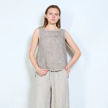 Top donna smanicato in lino con linea fluida