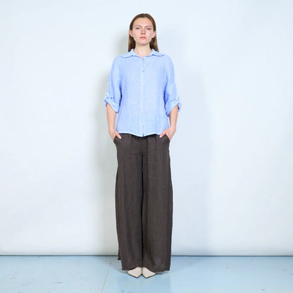 Camicia donna in lino con maniche arrotolabili e linea morbida