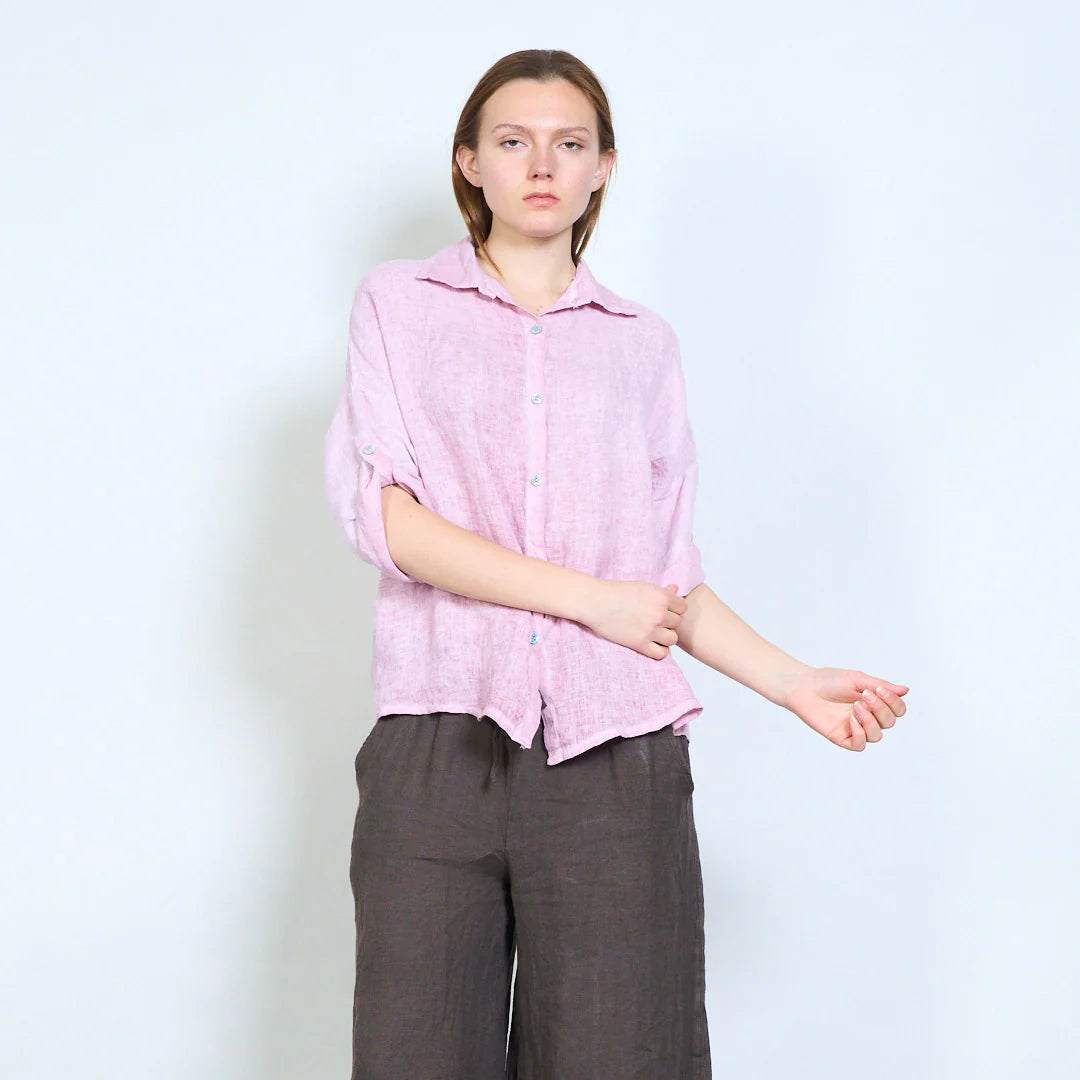 Camicia donna in lino con maniche arrotolabili e linea morbida
