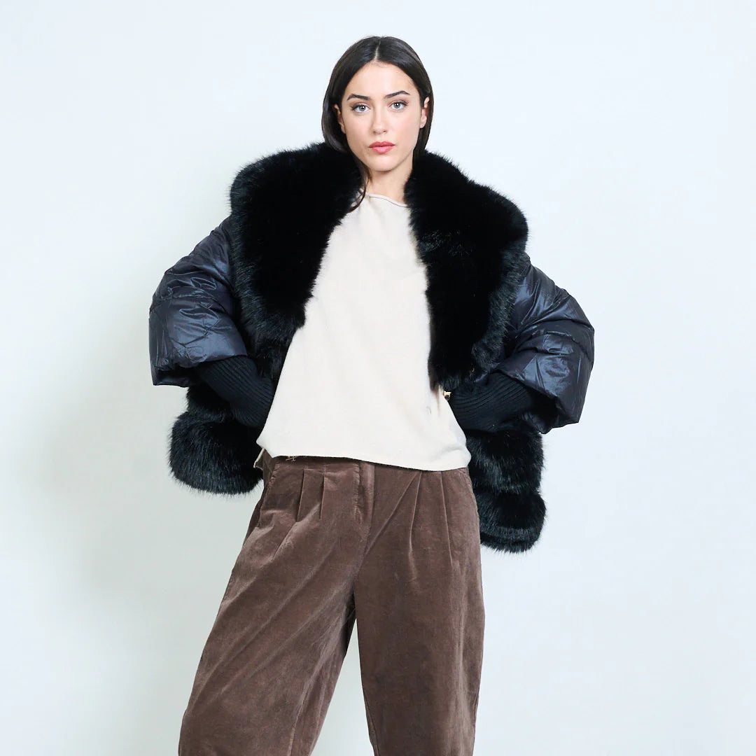 Piumino corto donna con inserti in pelliccia sintetica – Sunnyday