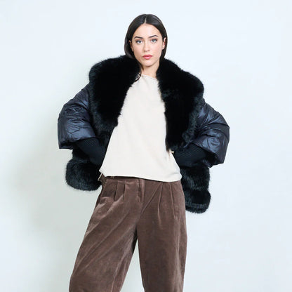 Piumino corto donna con inserti in pelliccia sintetica – Sunnyday