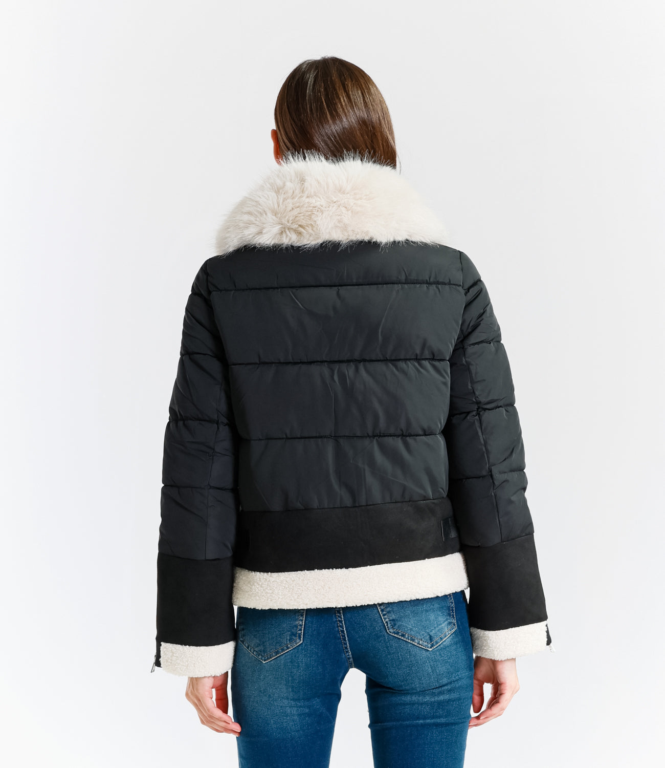 Women's short padded jacket with fur collar