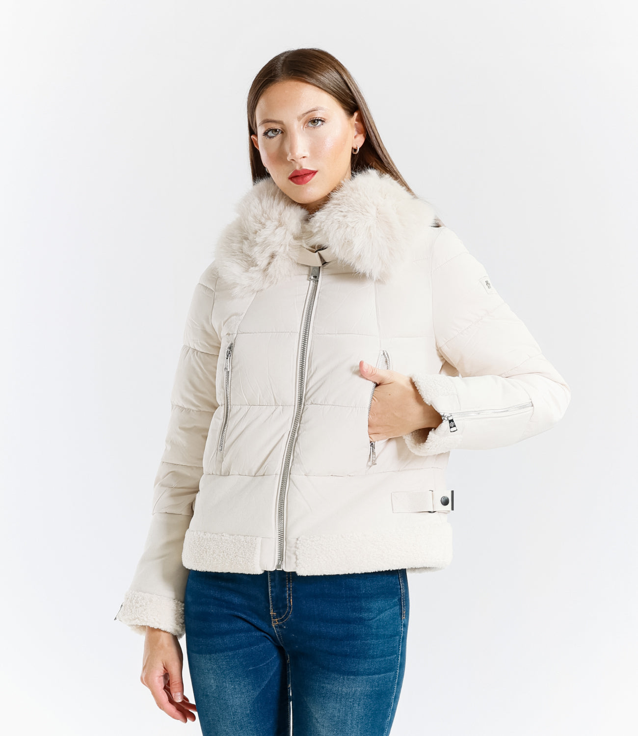 Women's short padded jacket with fur collar