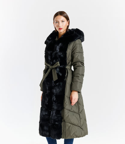 Piumino lungo donna con inserti in pelliccia sintetica e cintura